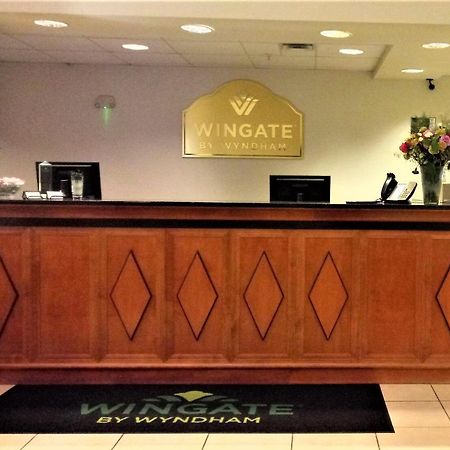 วินเกท บาย วินด์แฮม เบนตันวิลล์แอร์พอร์ต Hotel ภายนอก รูปภาพ