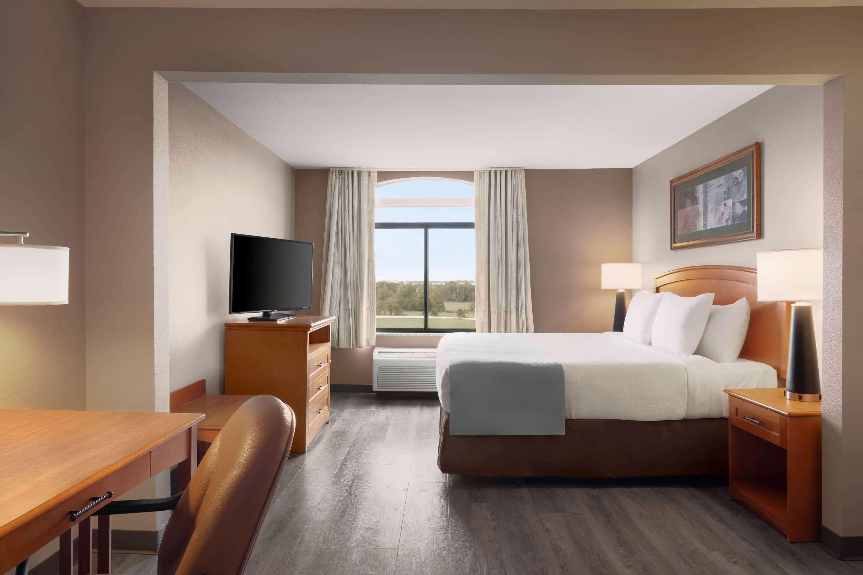 วินเกท บาย วินด์แฮม เบนตันวิลล์แอร์พอร์ต Hotel ภายนอก รูปภาพ